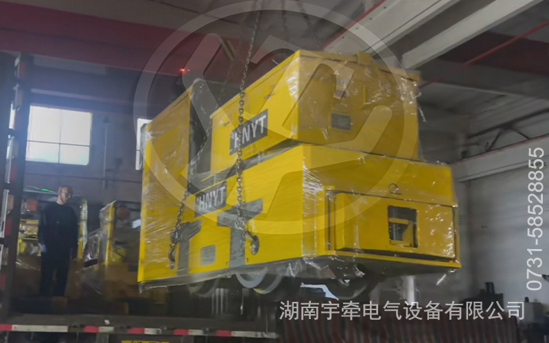 2.5噸及3噸蓄電池電機(jī)車出口海外 2.jpg